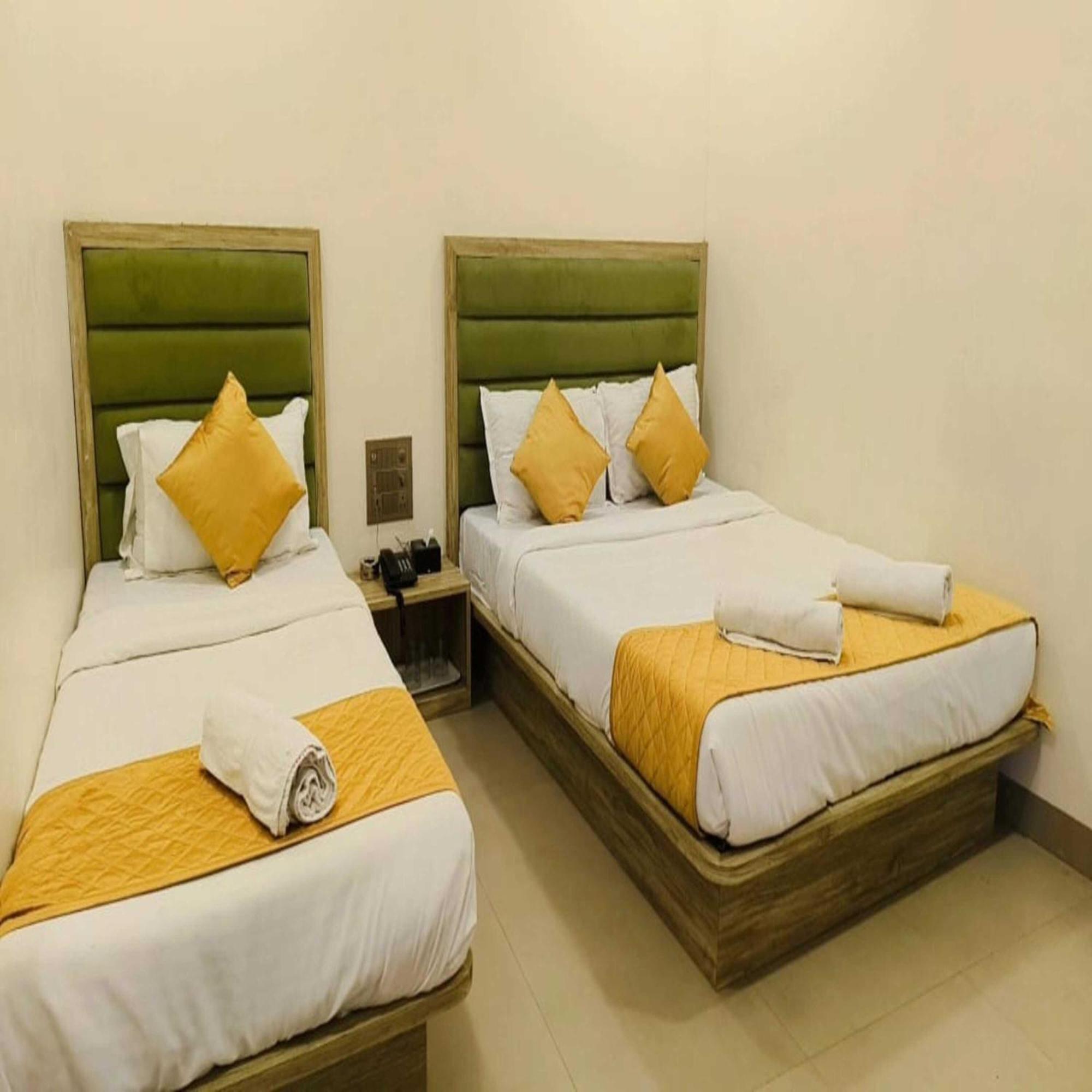 Hotel Pride Suites - Kurla West Мумбай Екстериор снимка