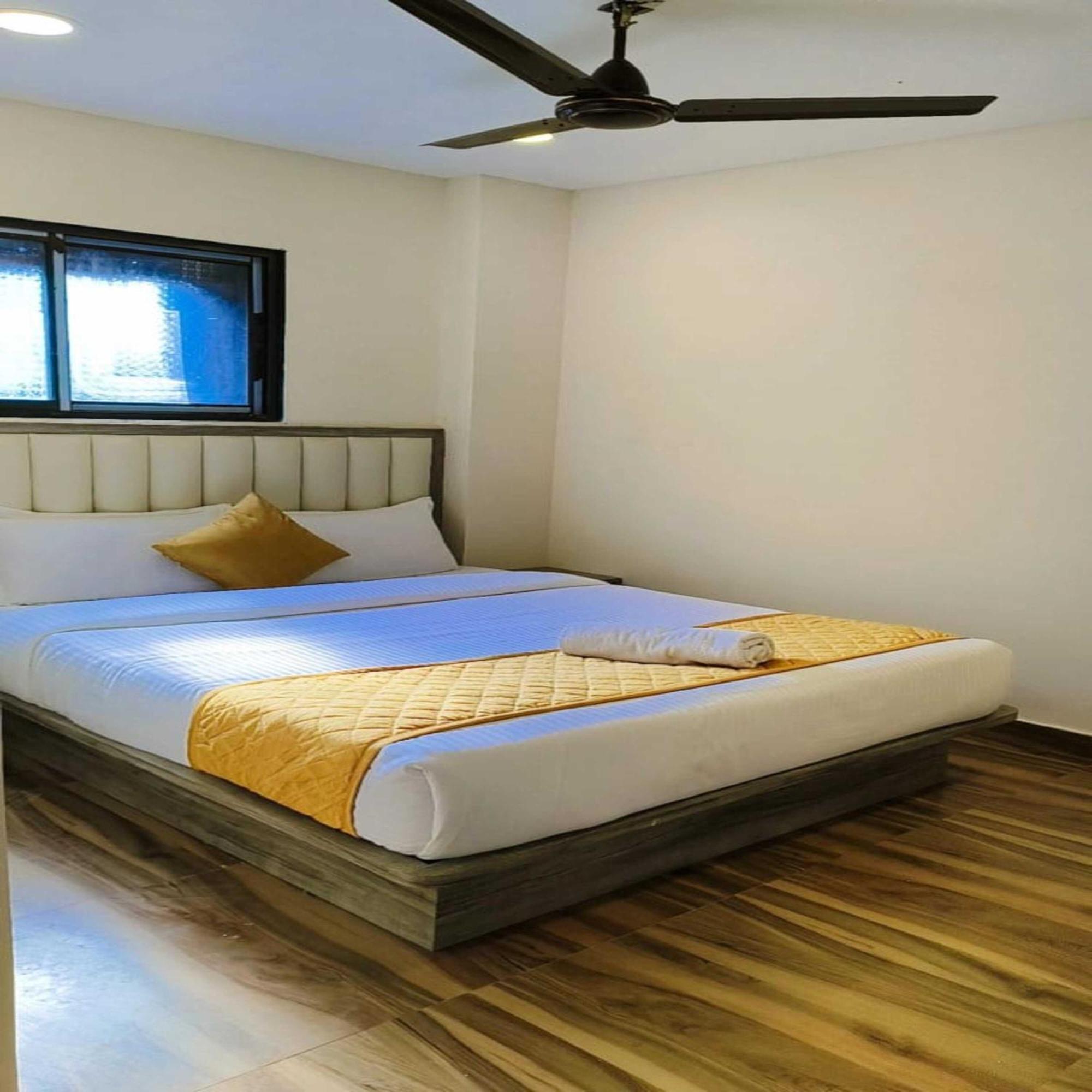 Hotel Pride Suites - Kurla West Мумбай Екстериор снимка