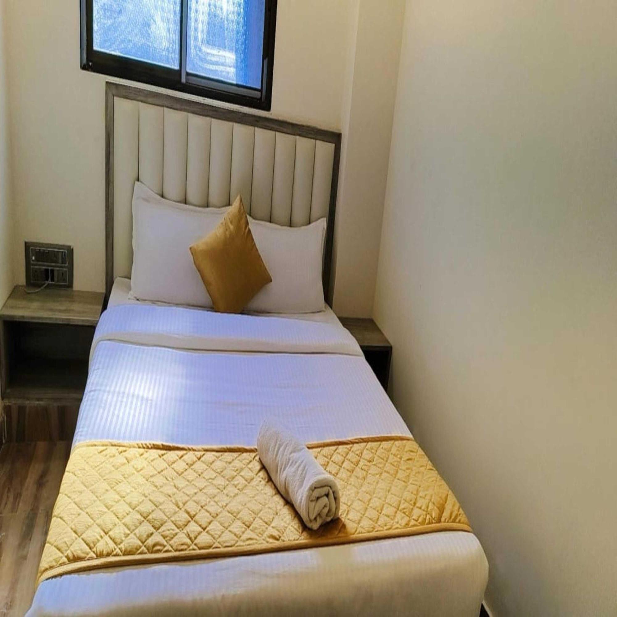 Hotel Pride Suites - Kurla West Мумбай Екстериор снимка