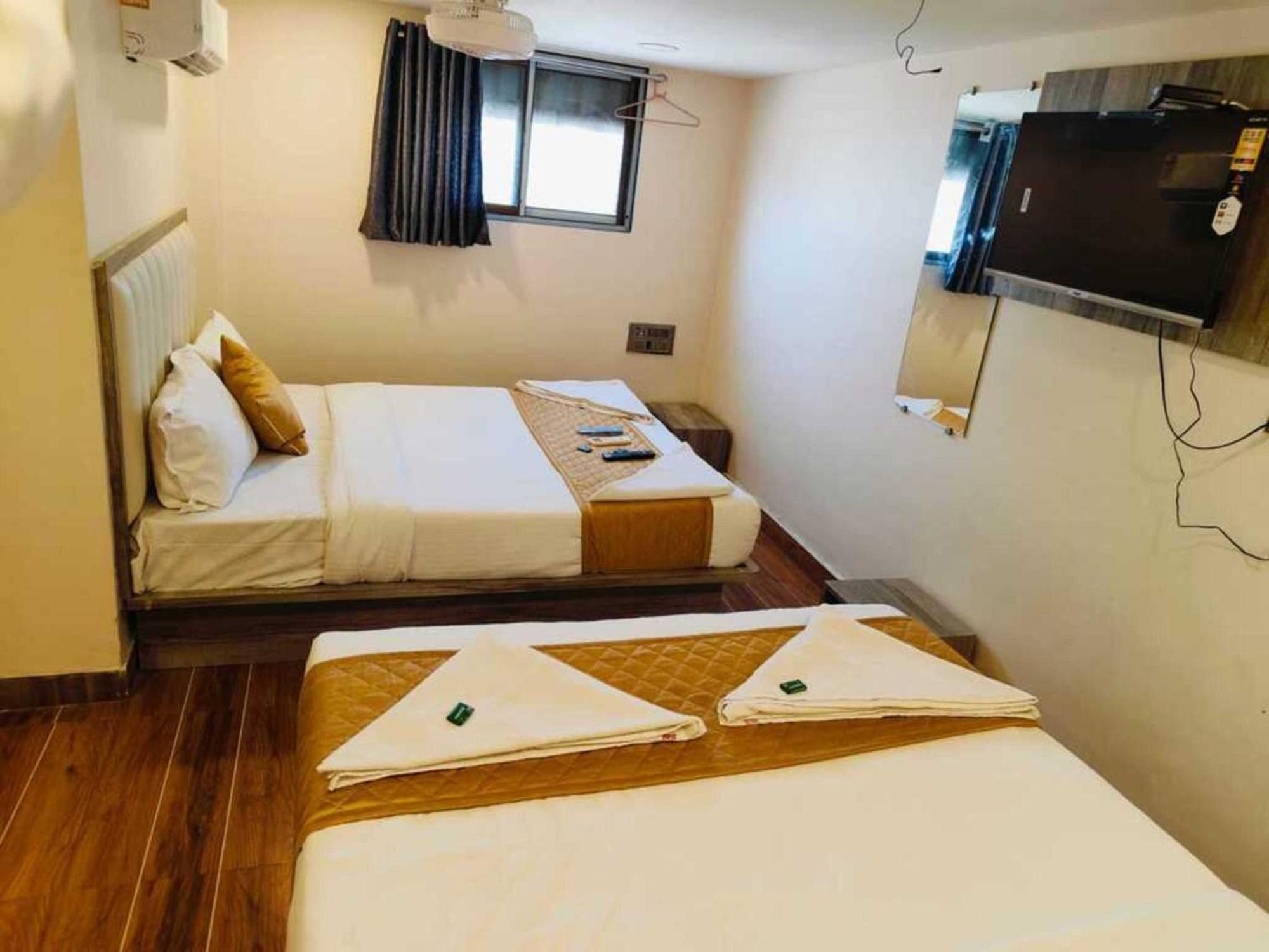 Hotel Pride Suites - Kurla West Мумбай Екстериор снимка