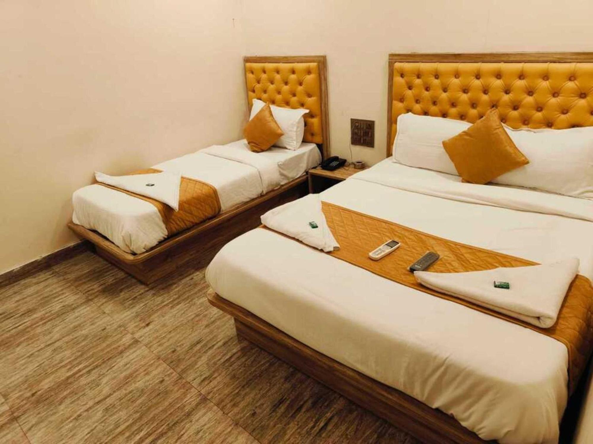 Hotel Pride Suites - Kurla West Мумбай Екстериор снимка