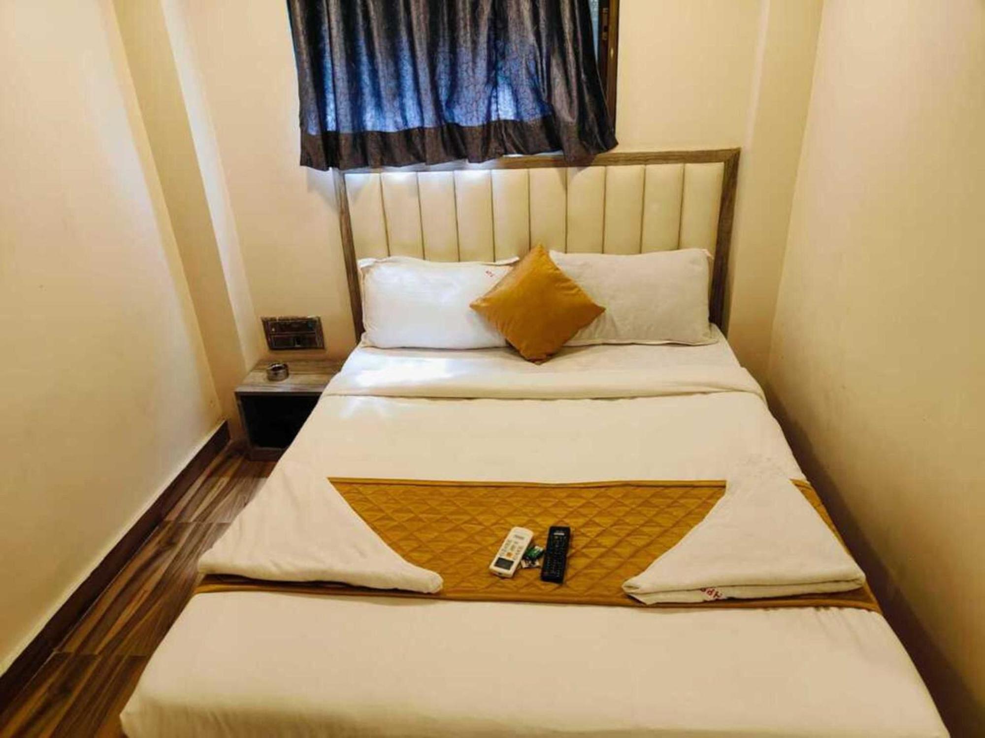 Hotel Pride Suites - Kurla West Мумбай Екстериор снимка